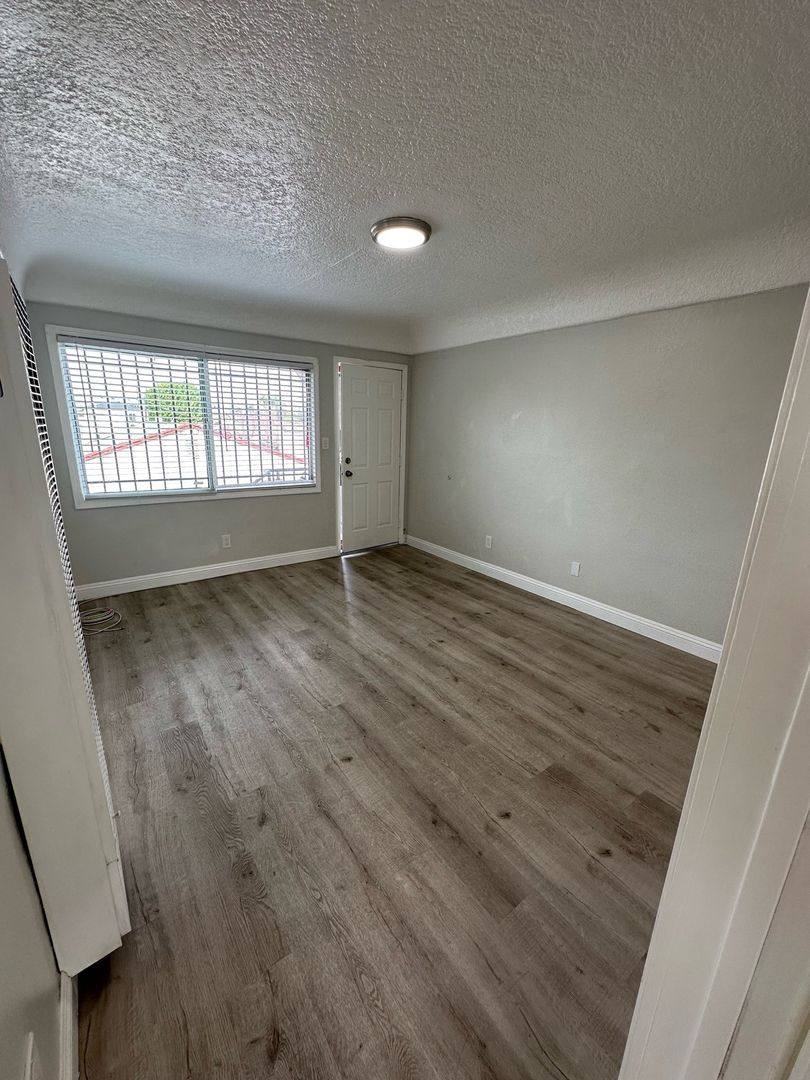 Apartment for rent at 714-7165 E 81st St, Los Angeles, CA 90001