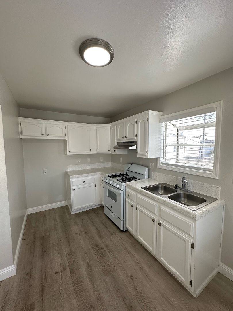 Apartment for rent at 714-7165 E 81st St, Los Angeles, CA 90001