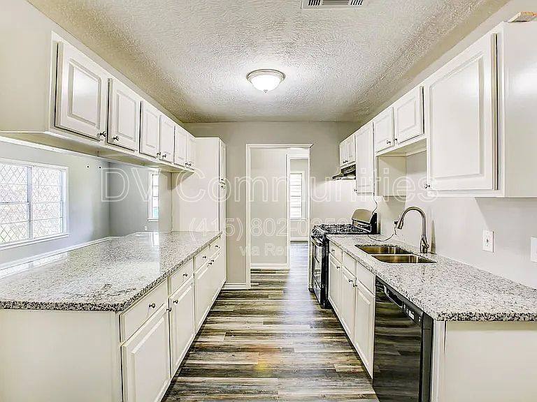 House for rent at 1118 Madison Ave, Pasadena, TX 77502