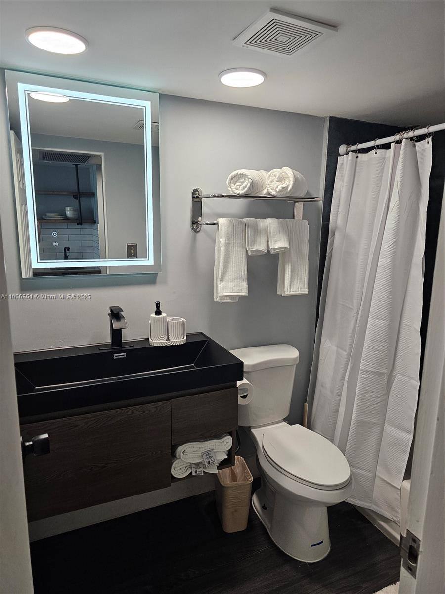 Apartment for rent at 19201 Collins Ave #324, North Miami Beach, FL 33160