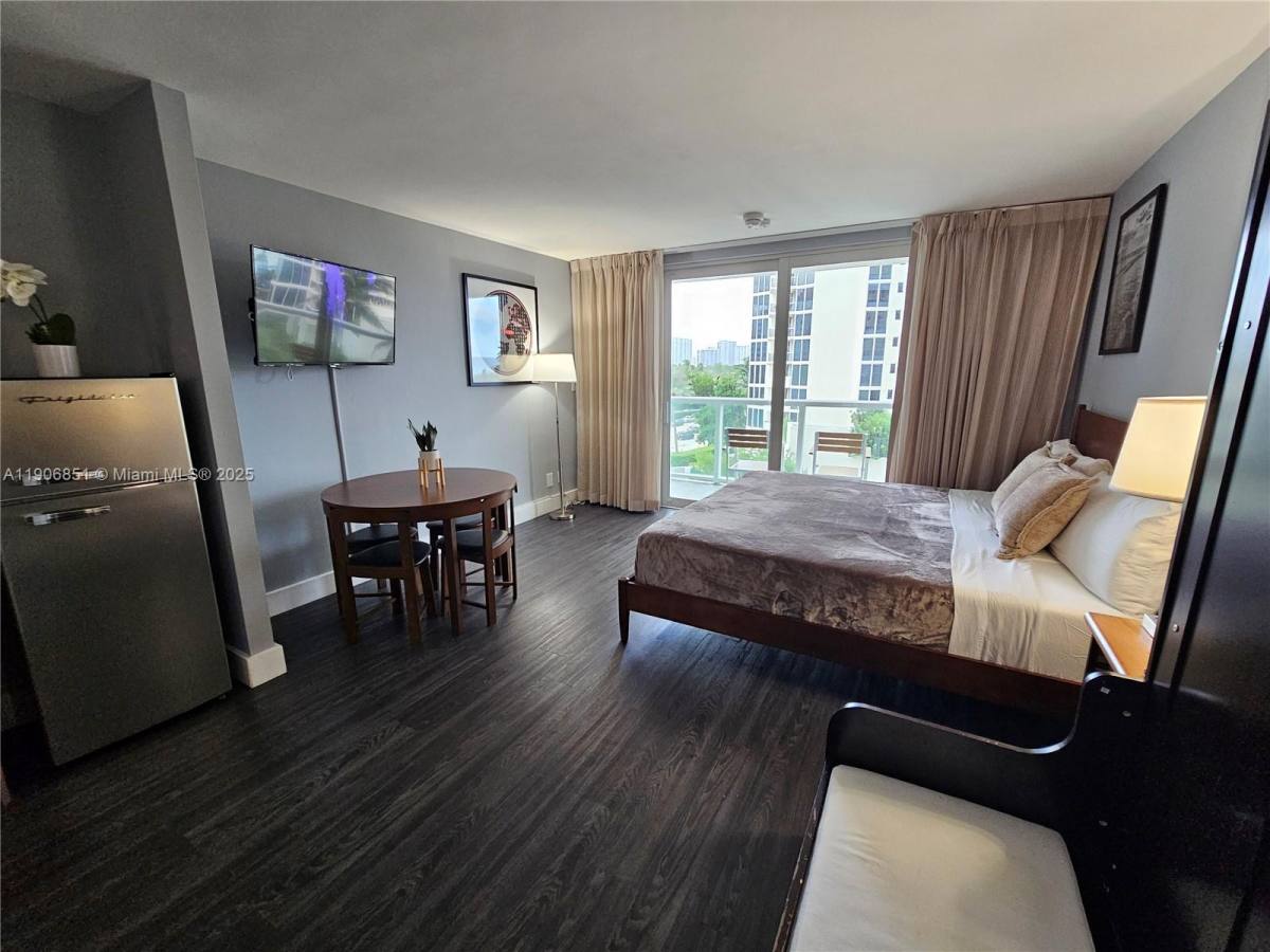 Apartment for rent at 19201 Collins Ave #324, North Miami Beach, FL 33160