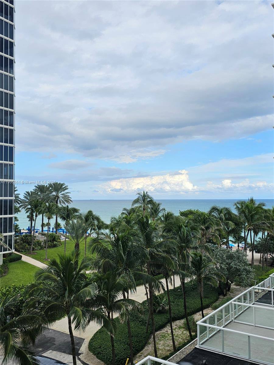 Apartment for rent at 19201 Collins Ave #324, North Miami Beach, FL 33160