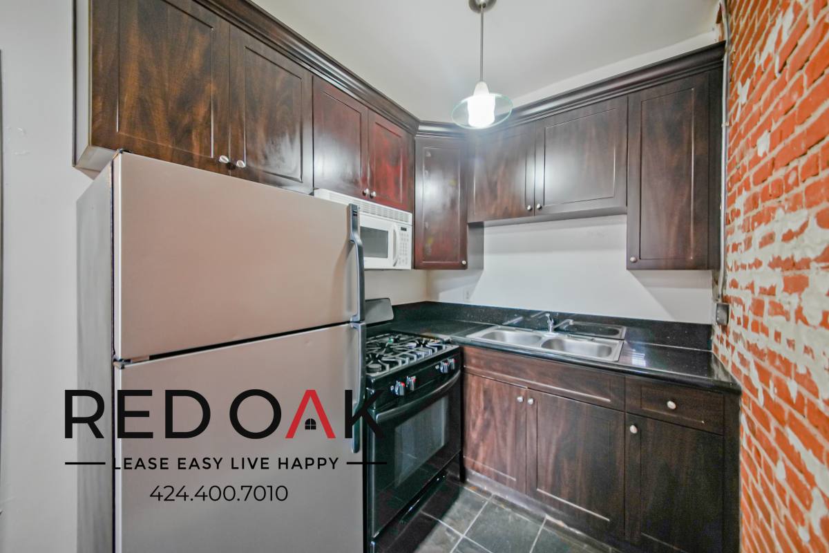 Condo for rent at 716 S Berendo St #114, Los Angeles, CA 90005