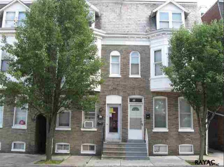 Apartment for rent at 622 E Chestnut St, York, PA 17403