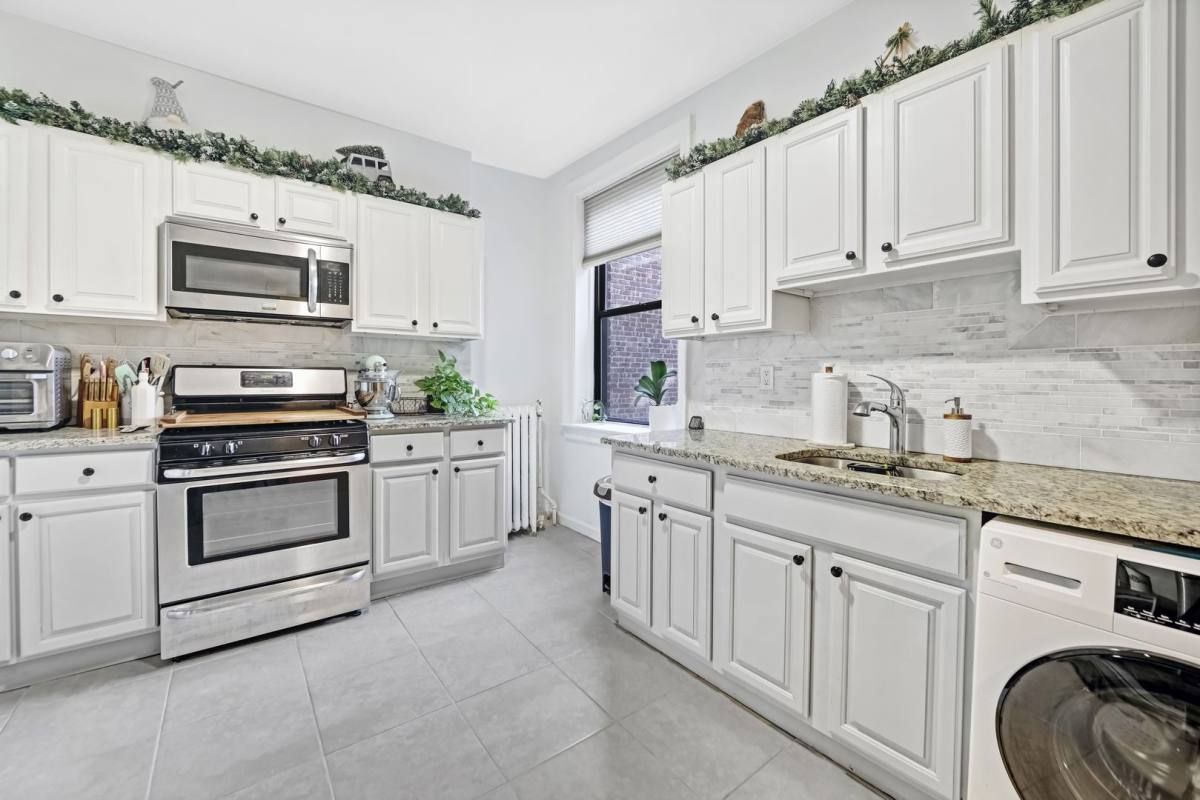 Apartment for rent at 1200 Central Ave, Union City, NJ 07087
