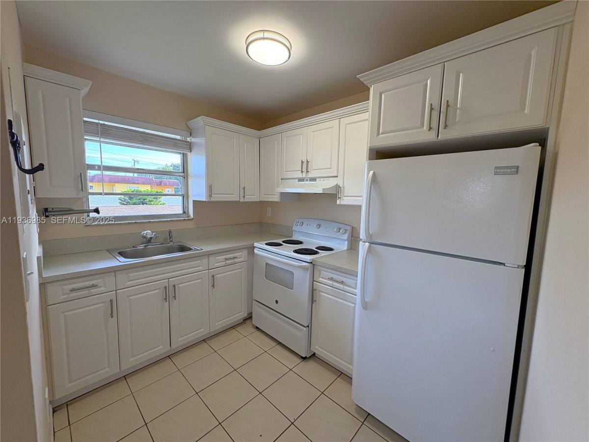Apartment for rent at 50 W 31st St #203, Hialeah, FL 33012
