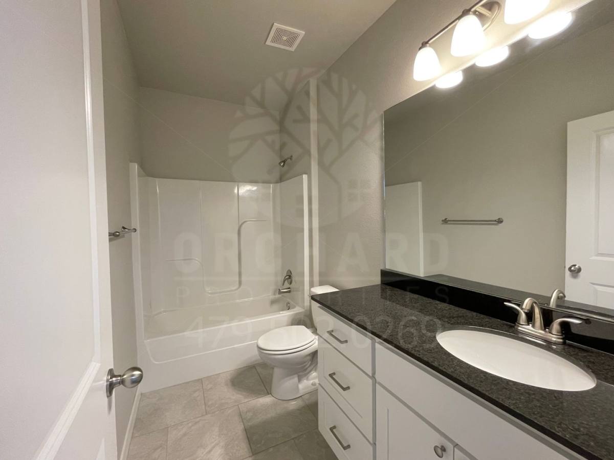 Apartment for rent at 1900 E Brookview Circle, Siloam Springs, AR 72761