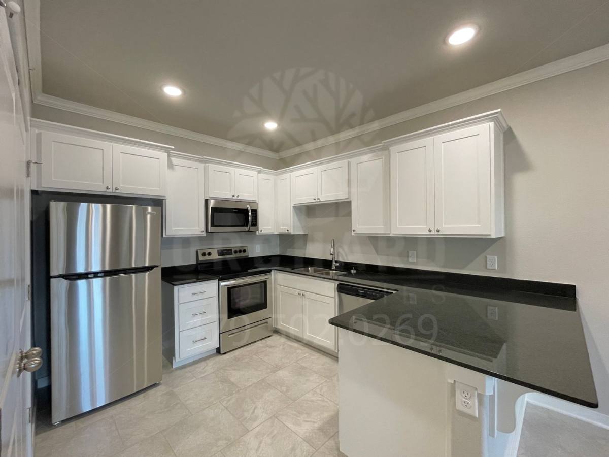Apartment for rent at 1900 E Brookview Circle, Siloam Springs, AR 72761