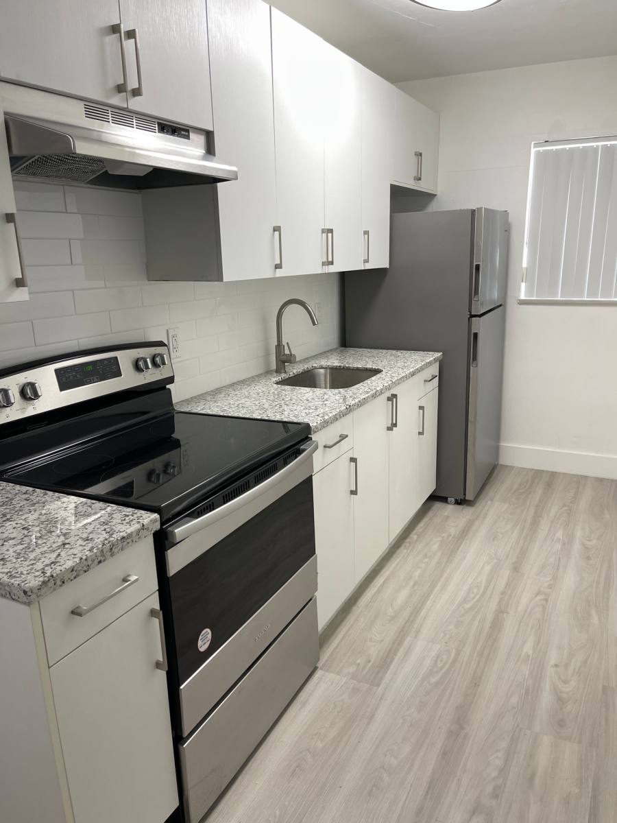 Apartment for rent at 1720 Cleveland St, Hollywood, FL 33020