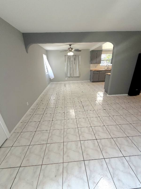 Townhouse for rent at 1503 W Adams Blvd, Los Angeles, CA 90007
