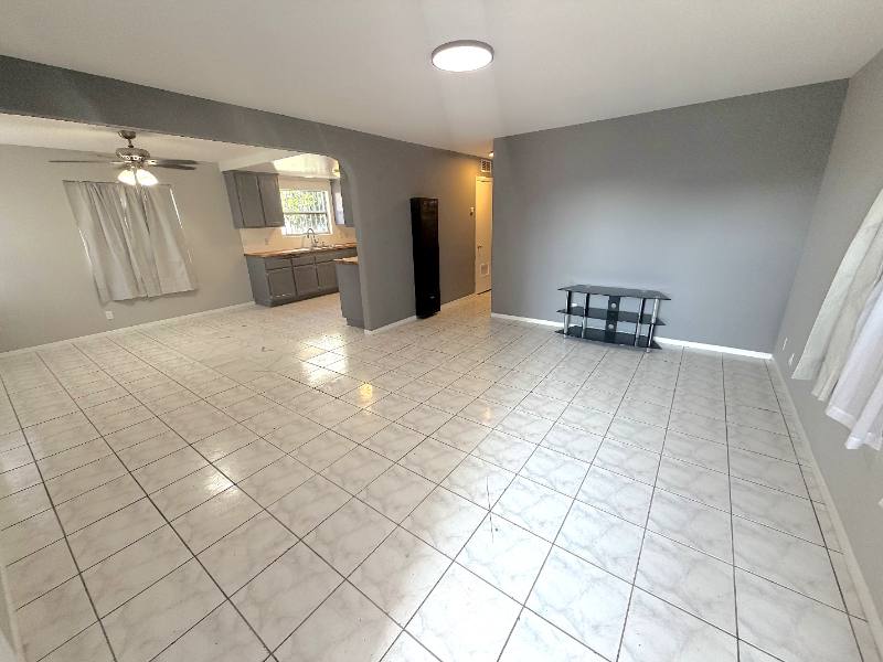 Townhouse for rent at 1503 W Adams Blvd, Los Angeles, CA 90007