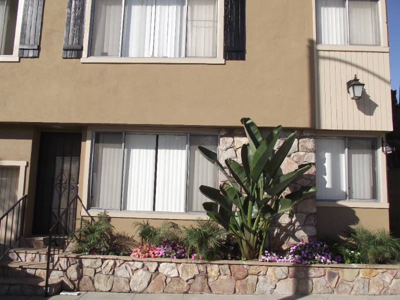 Apartment for rent at 231 Grand Ave #5, Long Beach, CA 90803