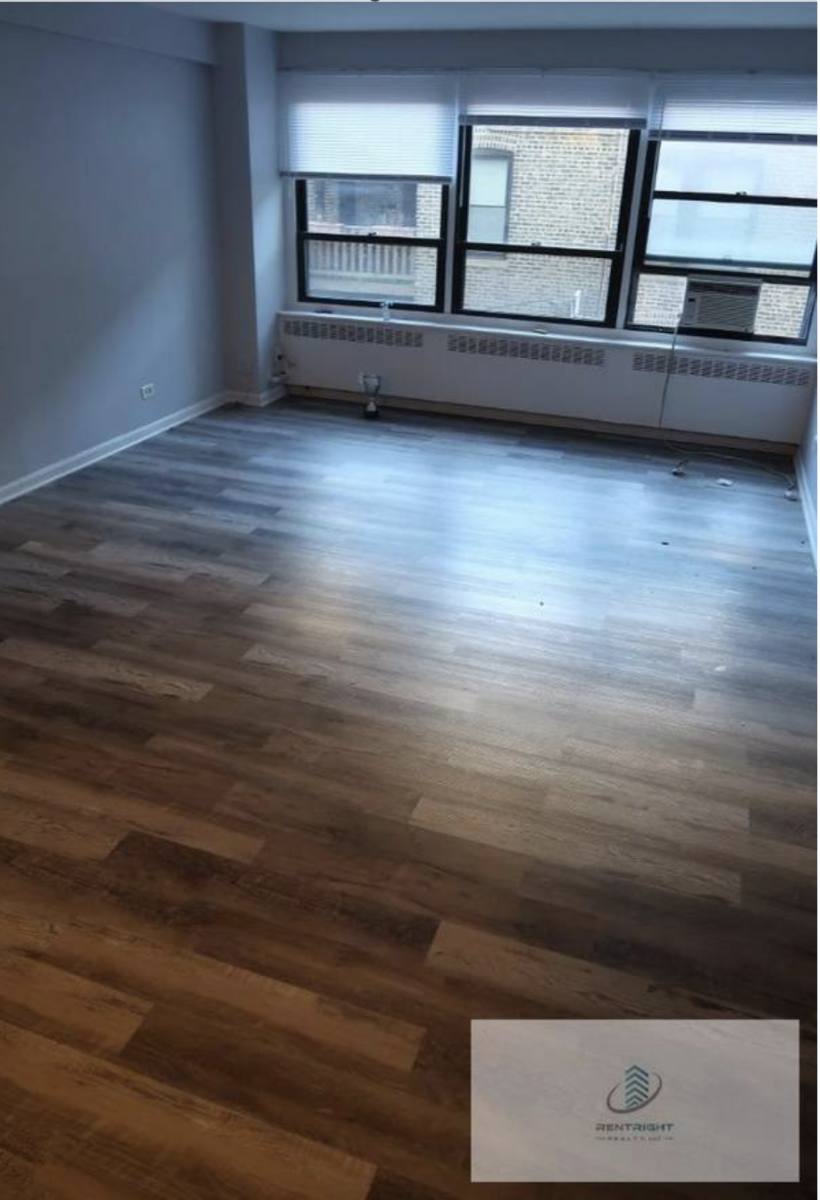 Apartment for rent at 4180 N Marine Dr, Chicago, IL 60613