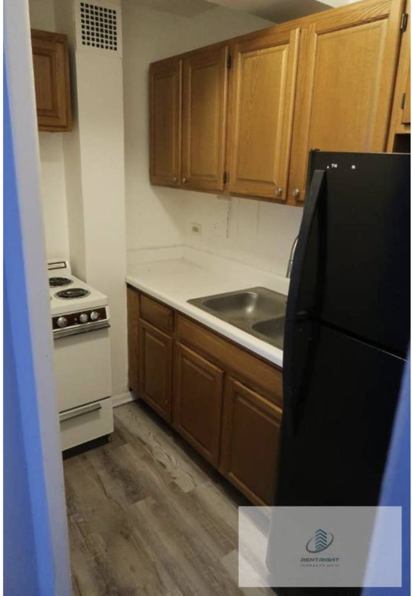 Apartment for rent at 4180 N Marine Dr, Chicago, IL 60613