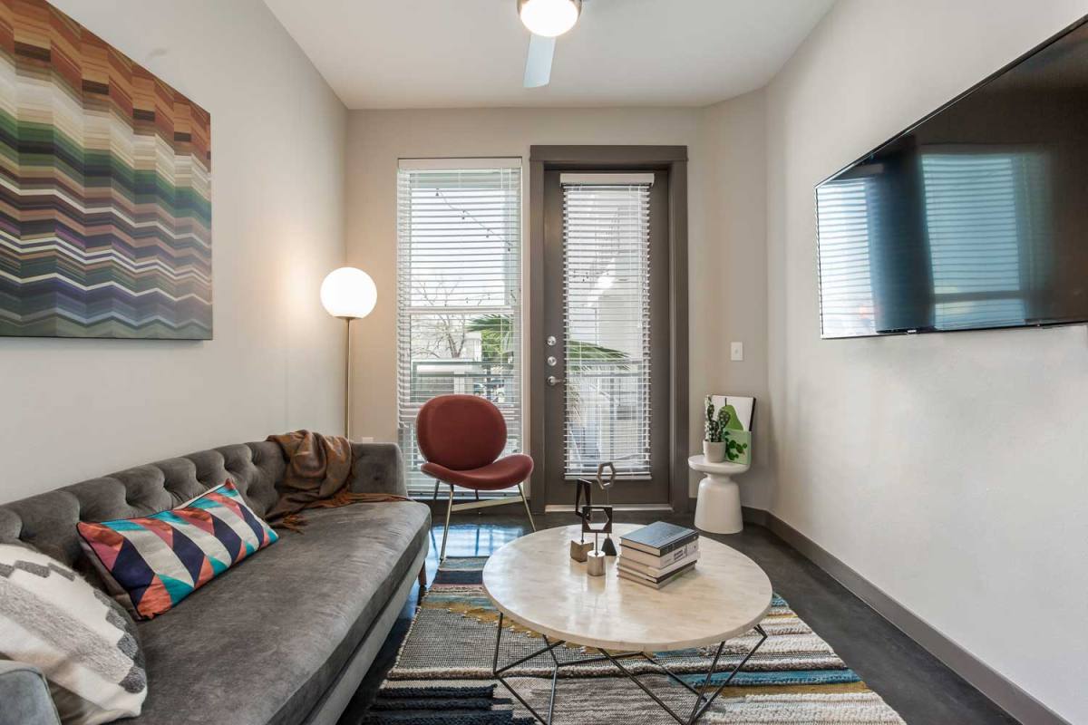 Apartment for rent at 1111 S Durham Dr #AZ1, Houston, TX 77007