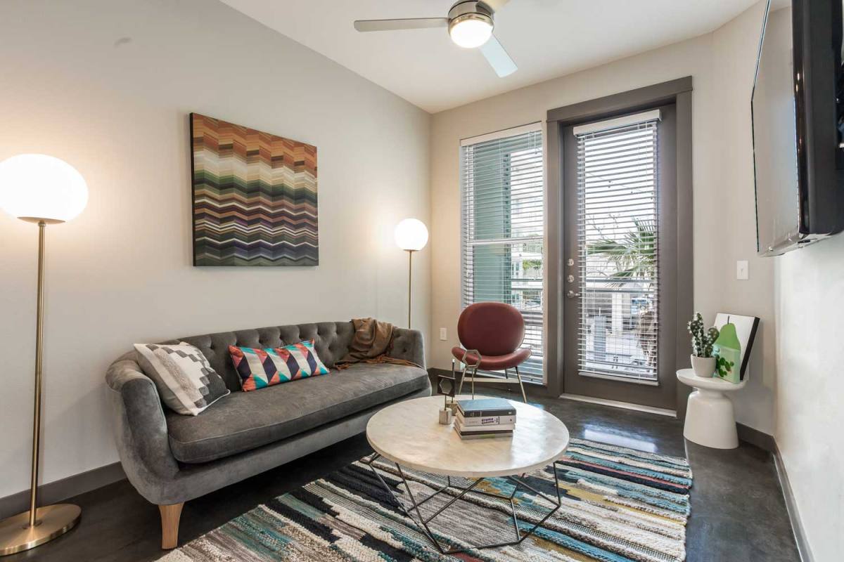 Apartment for rent at 1111 S Durham Dr #AZ1, Houston, TX 77007