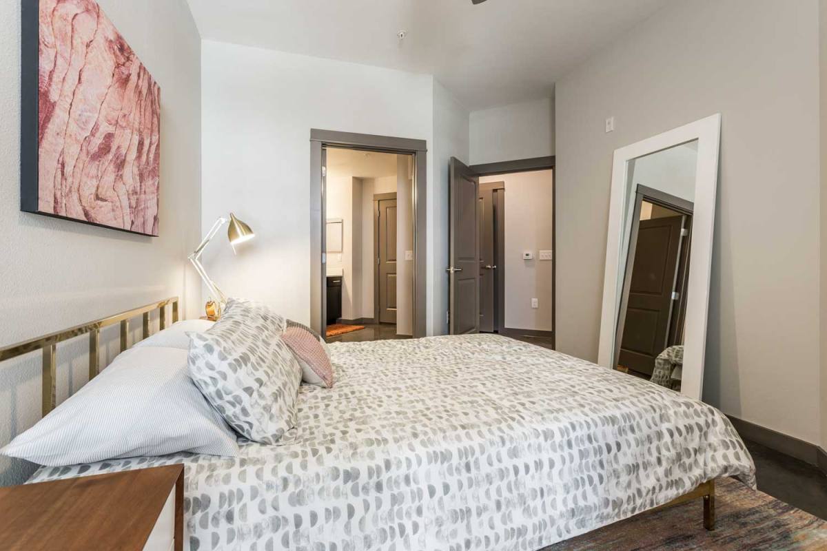 Apartment for rent at 1111 S Durham Dr #AZ1, Houston, TX 77007