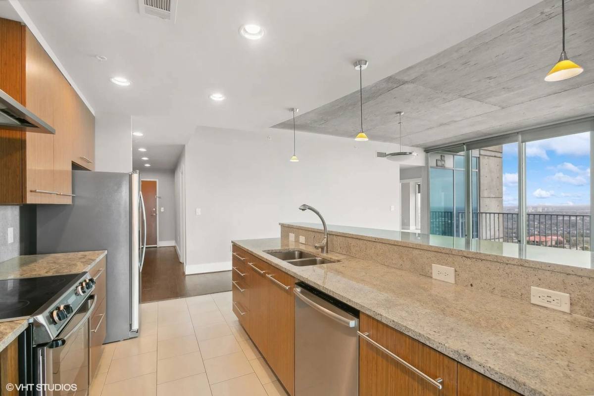 Apartment for rent at 5927 Almeda Rd #AHP2, Houston, TX 77004