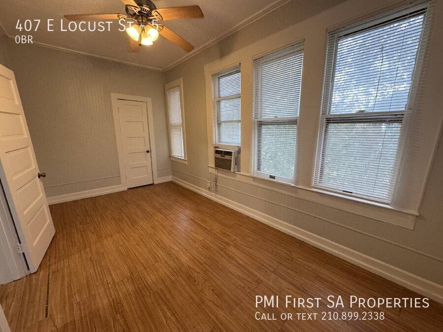 Apartment for rent at 407 E Locust St #5, San Antonio, TX 78212