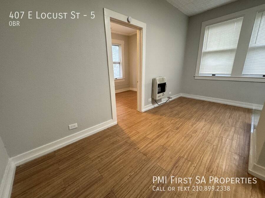 Apartment for rent at 407 E Locust St #5, San Antonio, TX 78212