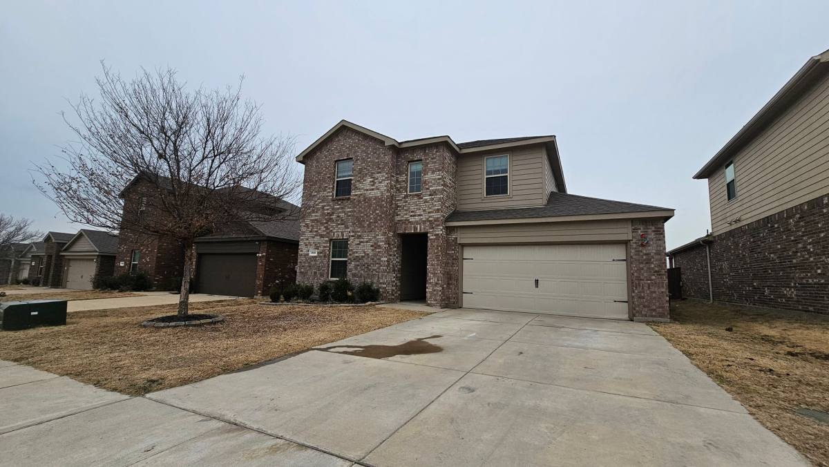 House for rent at 813 Fueller Dr, Aubrey, TX 76227