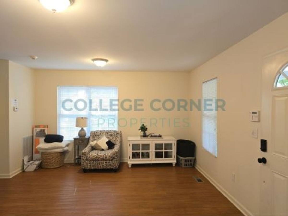 Apartment for rent at 1048 Ranch Dr, Winston Salem, NC 27106