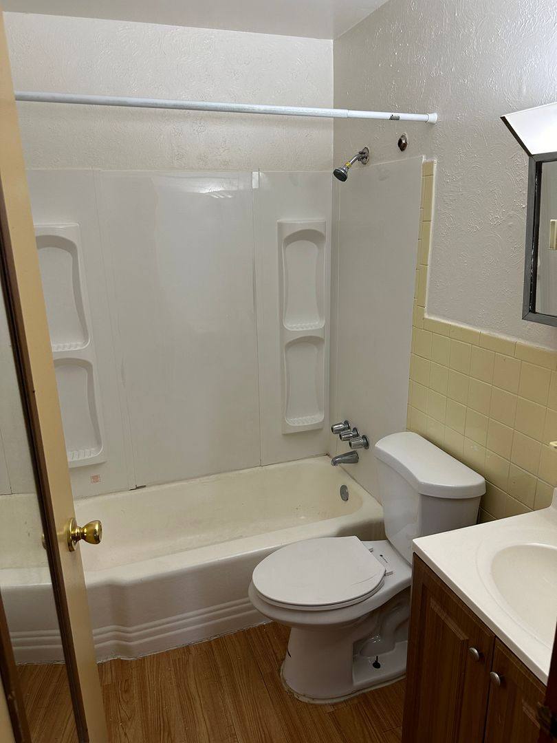 Apartment for rent at 20 Southwoods Ave, Youngstown, OH 44512