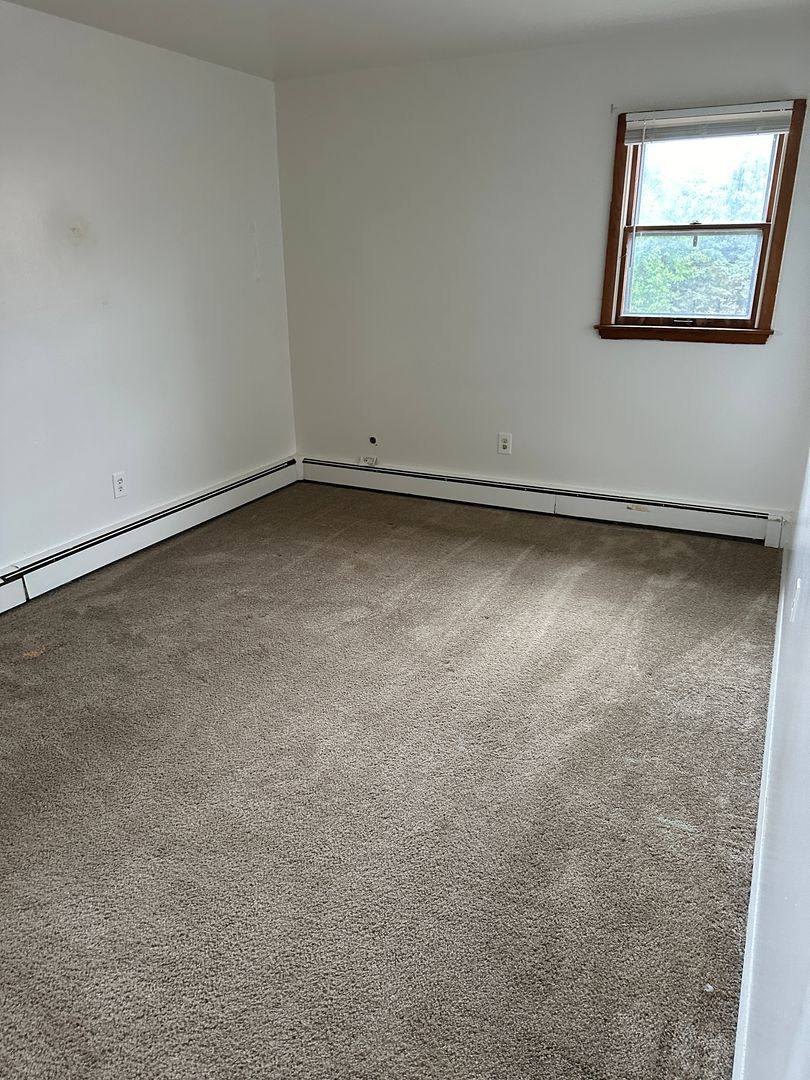 Apartment for rent at 20 Southwoods Ave, Youngstown, OH 44512