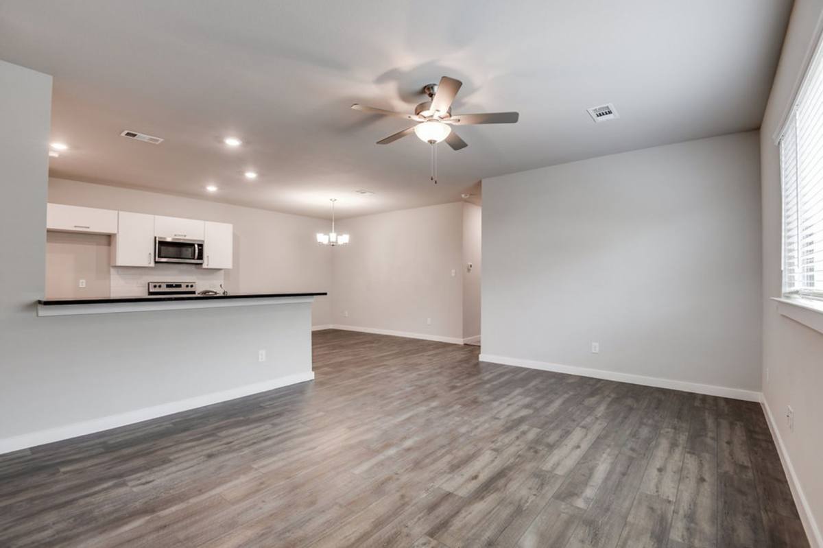 Townhouse for rent at 748 Wheatfield Dr, Venus, TX 76084