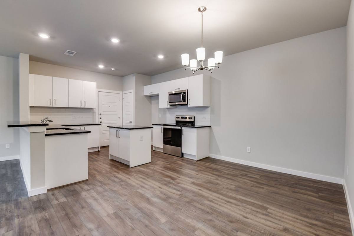 Townhouse for rent at 748 Wheatfield Dr, Venus, TX 76084