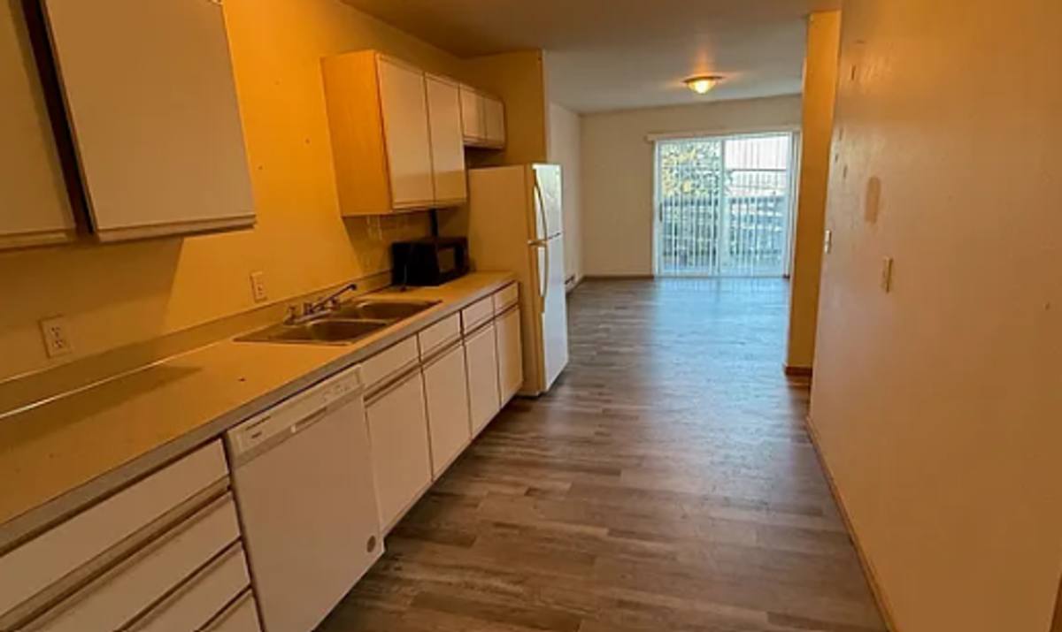 Apartment for rent at 508 E Ivy St, Bellingham, WA 98225