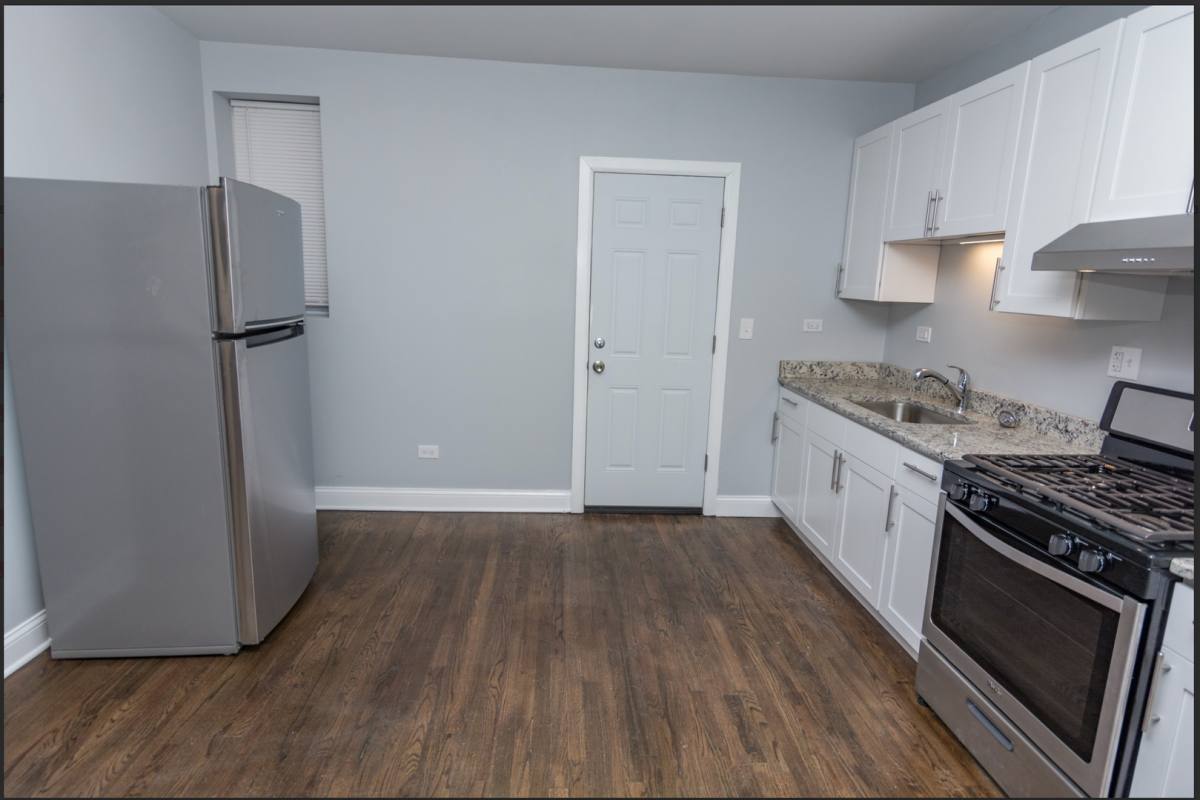 Apartment for rent at 6429 S Stewart Ave, Chicago, IL 60621