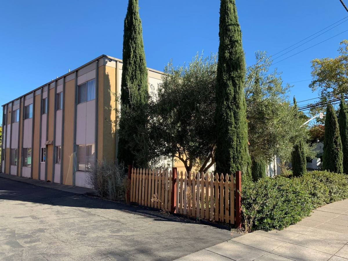 Townhouse for rent at 37 El Rose Dr, Petaluma, CA 94952