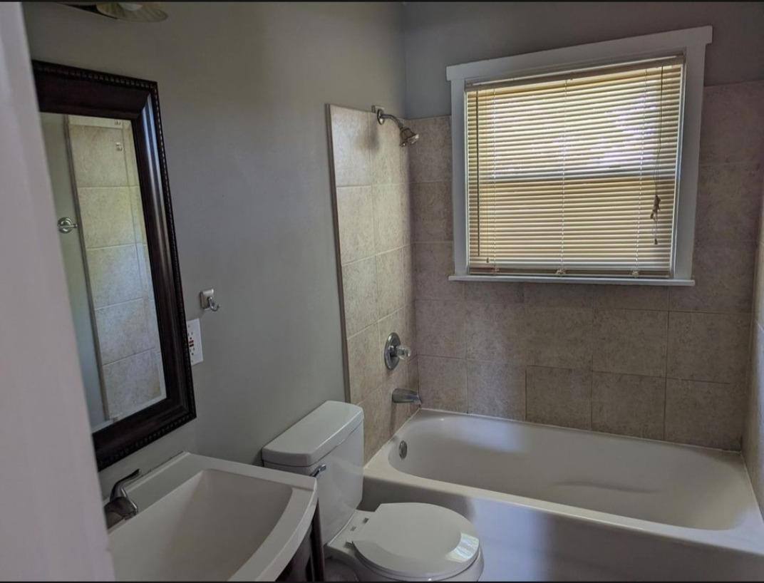 House for rent at 4638 Connecting Rd, Charlotte, NC 28209