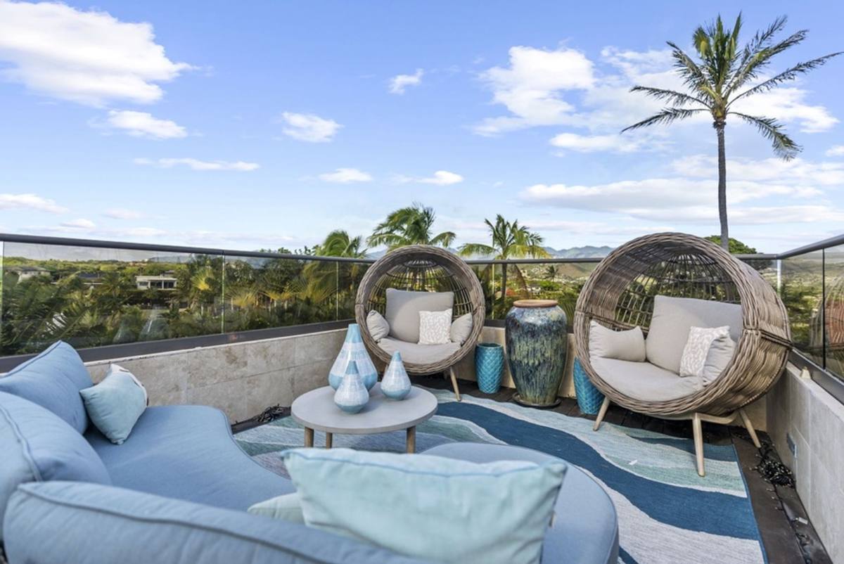 House for rent at 4017 Black Point Rd, Honolulu, HI 96816