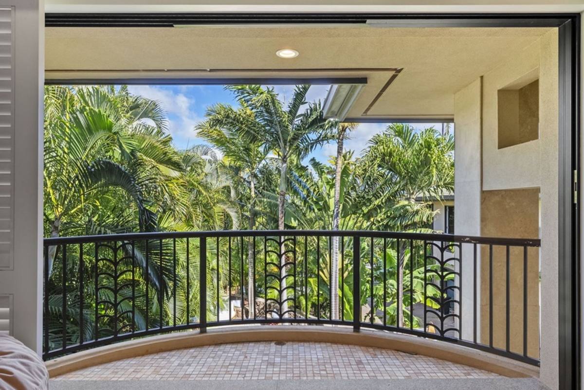 House for rent at 4017 Black Point Rd, Honolulu, HI 96816