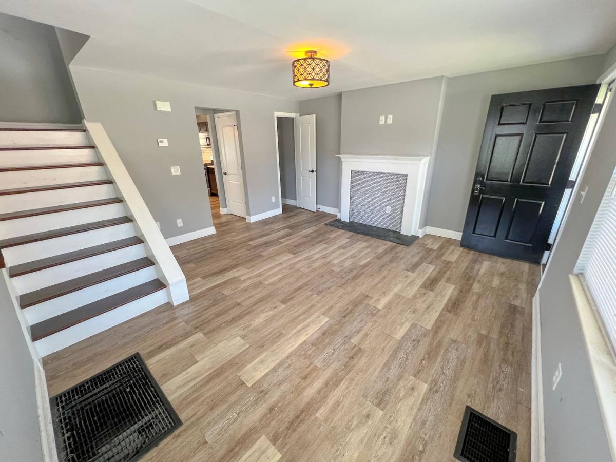 Apartment for rent at 2883-2889 Wicklow Rd, Columbus, OH 43204