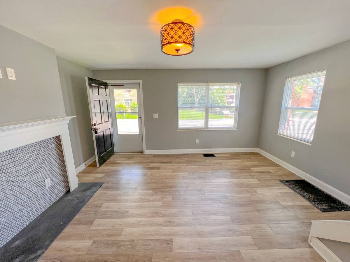 Apartment for rent at 2883-2889 Wicklow Rd, Columbus, OH 43204