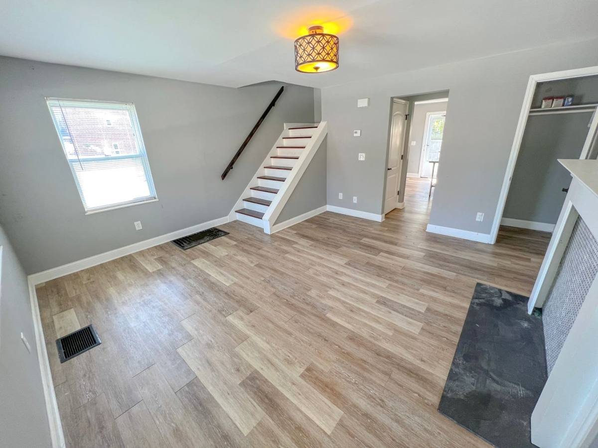 Apartment for rent at 2883-2889 Wicklow Rd, Columbus, OH 43204