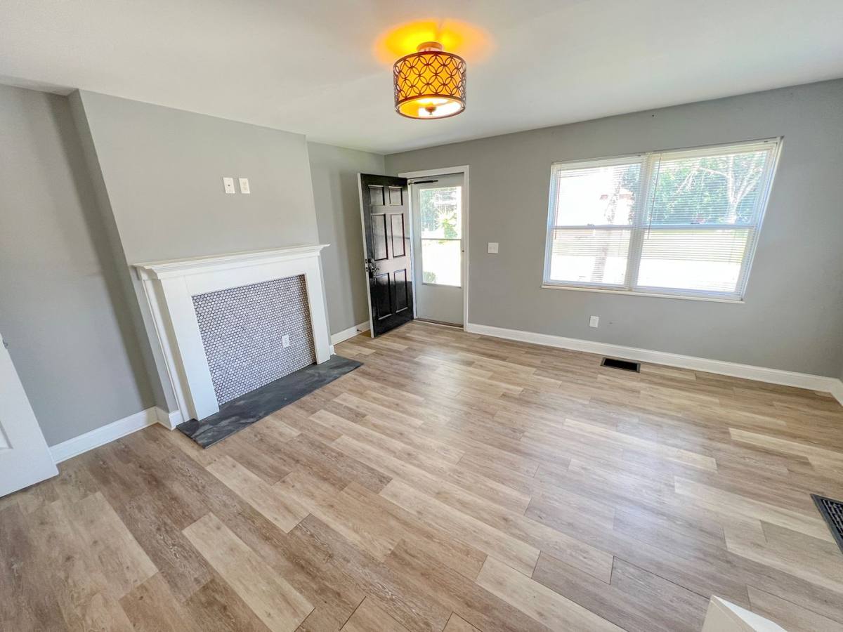 Apartment for rent at 2883-2889 Wicklow Rd, Columbus, OH 43204