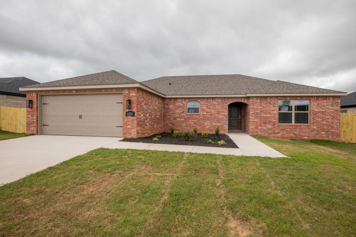 House for rent at 1029 Autumn Royal Ave, Lowell, AR 72745