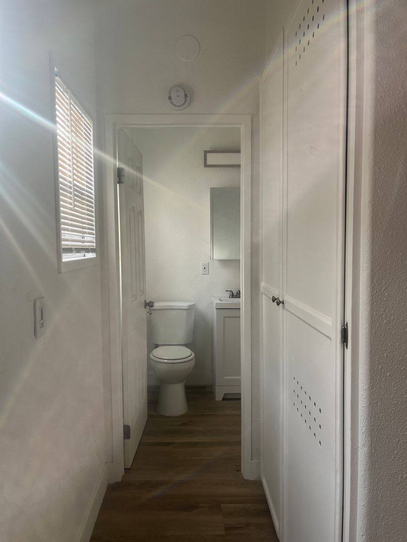 Apartment for rent at 842 Alamitos Ave, Long Beach, CA 90813
