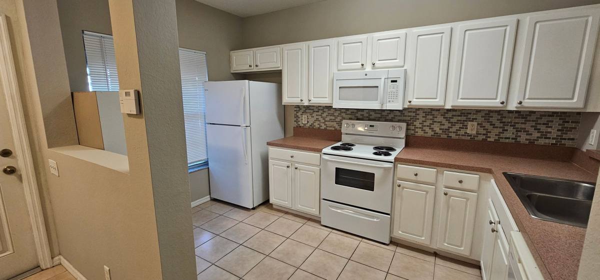 Townhouse for rent at 10032 Poppy Hill Dr, Fort Myers, FL 33966