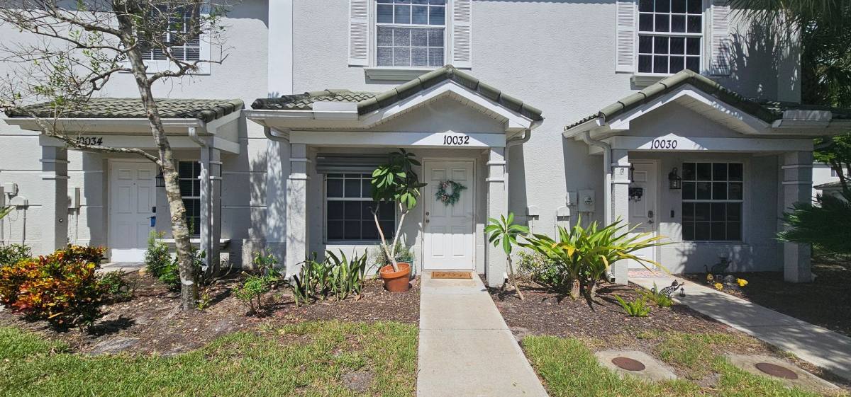 Townhouse for rent at 10032 Poppy Hill Dr, Fort Myers, FL 33966