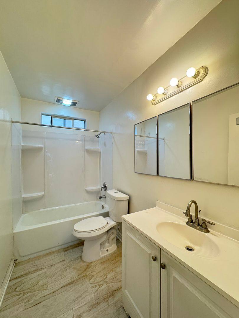 Apartment for rent at 1332 E Broadway, Glendale, CA 91205