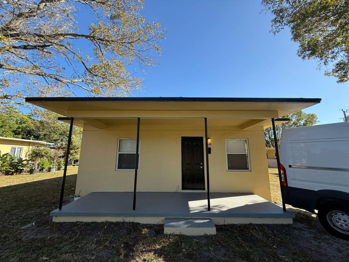 House for rent at 1208 NW 4 St, Fort Lauderdale, FL 33311