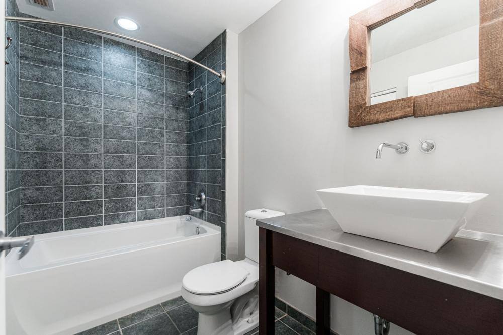 Apartment for rent at 4131 W Belmont Ave #413, Chicago, IL 60641
