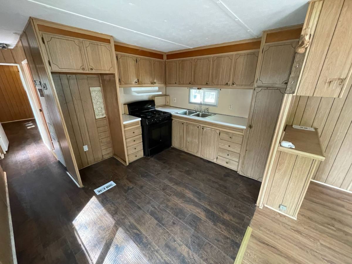 Apartment for rent at 4159 Dunsmuir Ave, Dunsmuir, CA 96025