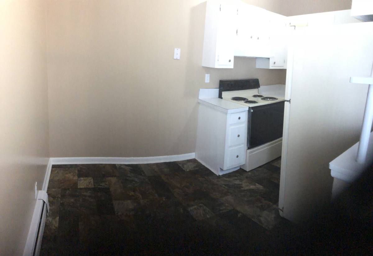 Apartment for rent at 220 W Washington St, Marengo, IA 52301