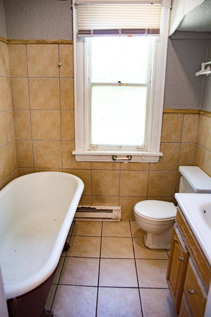 Apartment for rent at 1082 16th Ave SE, Minneapolis, MN 55414